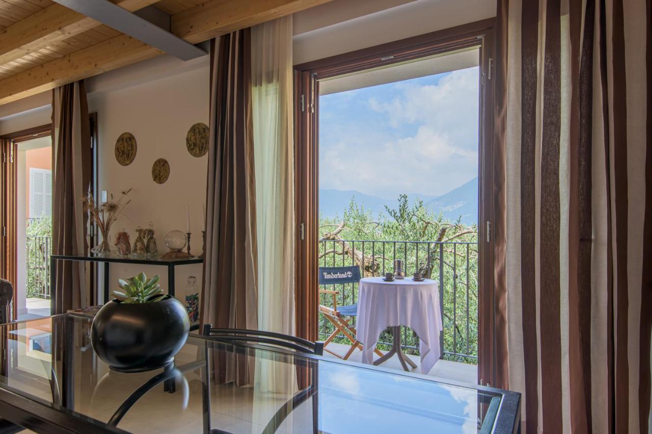 In Riva Al Lago Di Iseo Dependance Primo Piano Marone Exterior photo