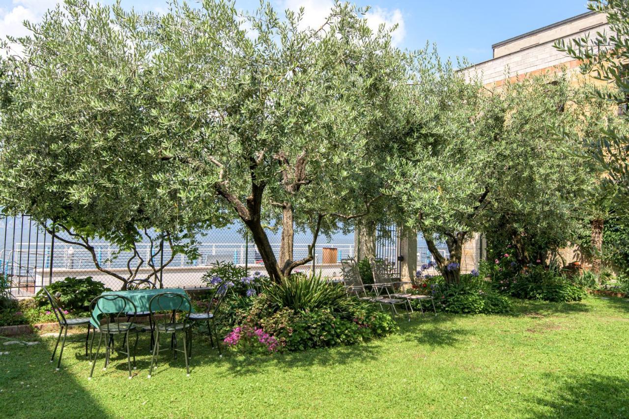 In Riva Al Lago Di Iseo Dependance Primo Piano Marone Exterior photo
